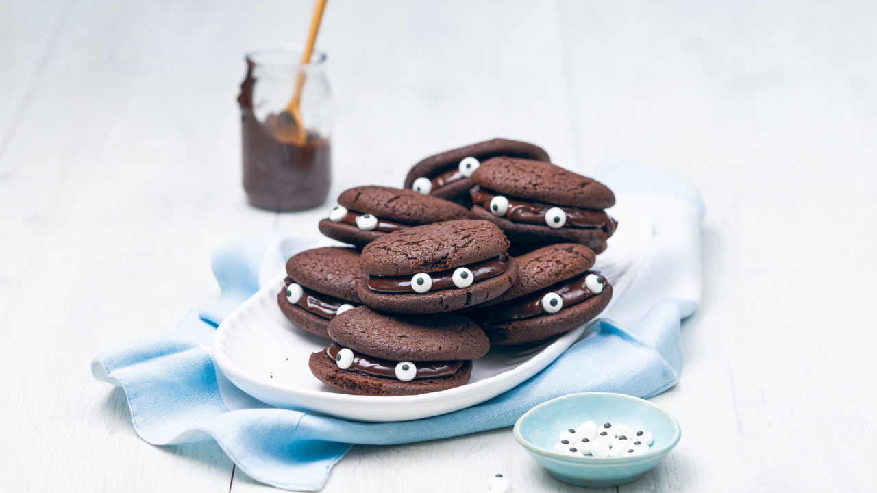Spooky eye cookies