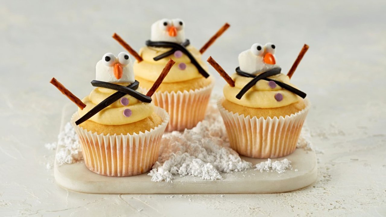 melting snowman cupcakes